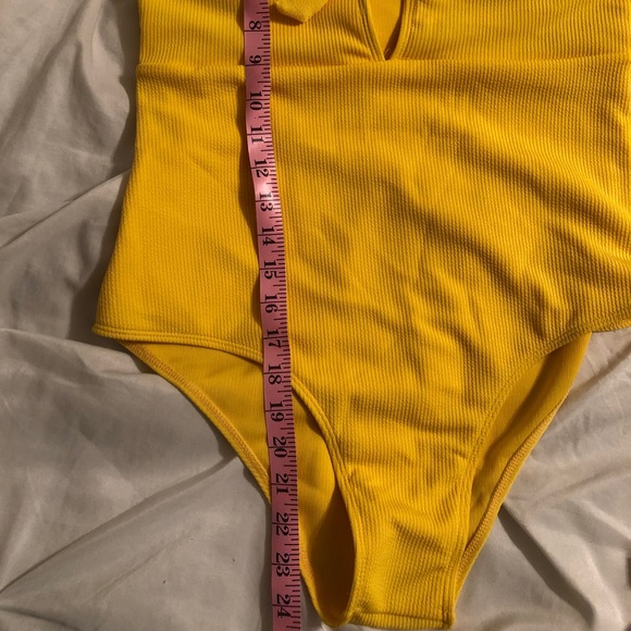 Brand New swimsuit - Picture 4 of 5